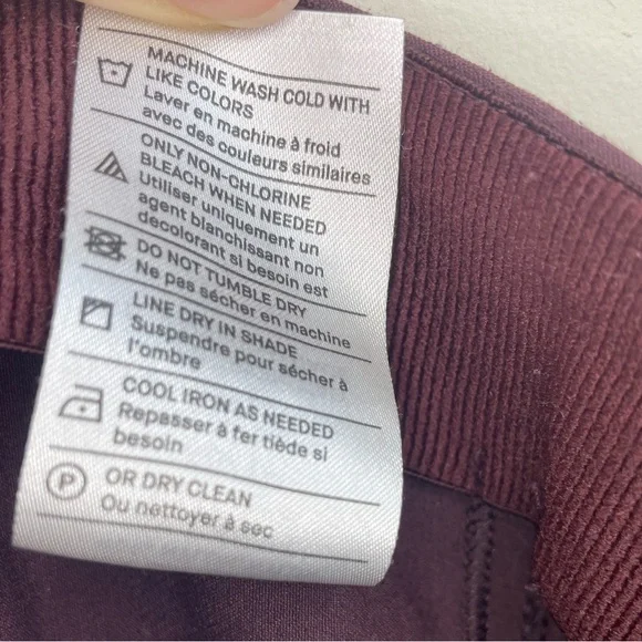 Vince Fitted Cropped Maroon Plum Pintuck Dress Pants Elastic Waist Side Zipper - Picture 9 of 9